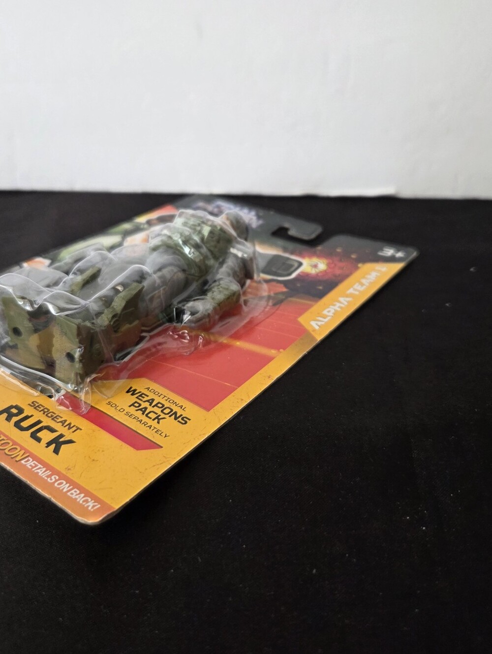Final Faction Sergeant Ruck Action Figure - Picture 4 of 8